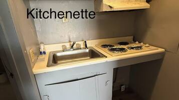 Standard Double Room, 2 Double Beds, Smoking | Private kitchenette | Fridge, microwave