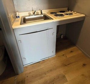 Standard-dobbeltværelse - 2 dobbeltsenge - ryger | Privat tekøkken | Køleskab, mikrobølgeovn