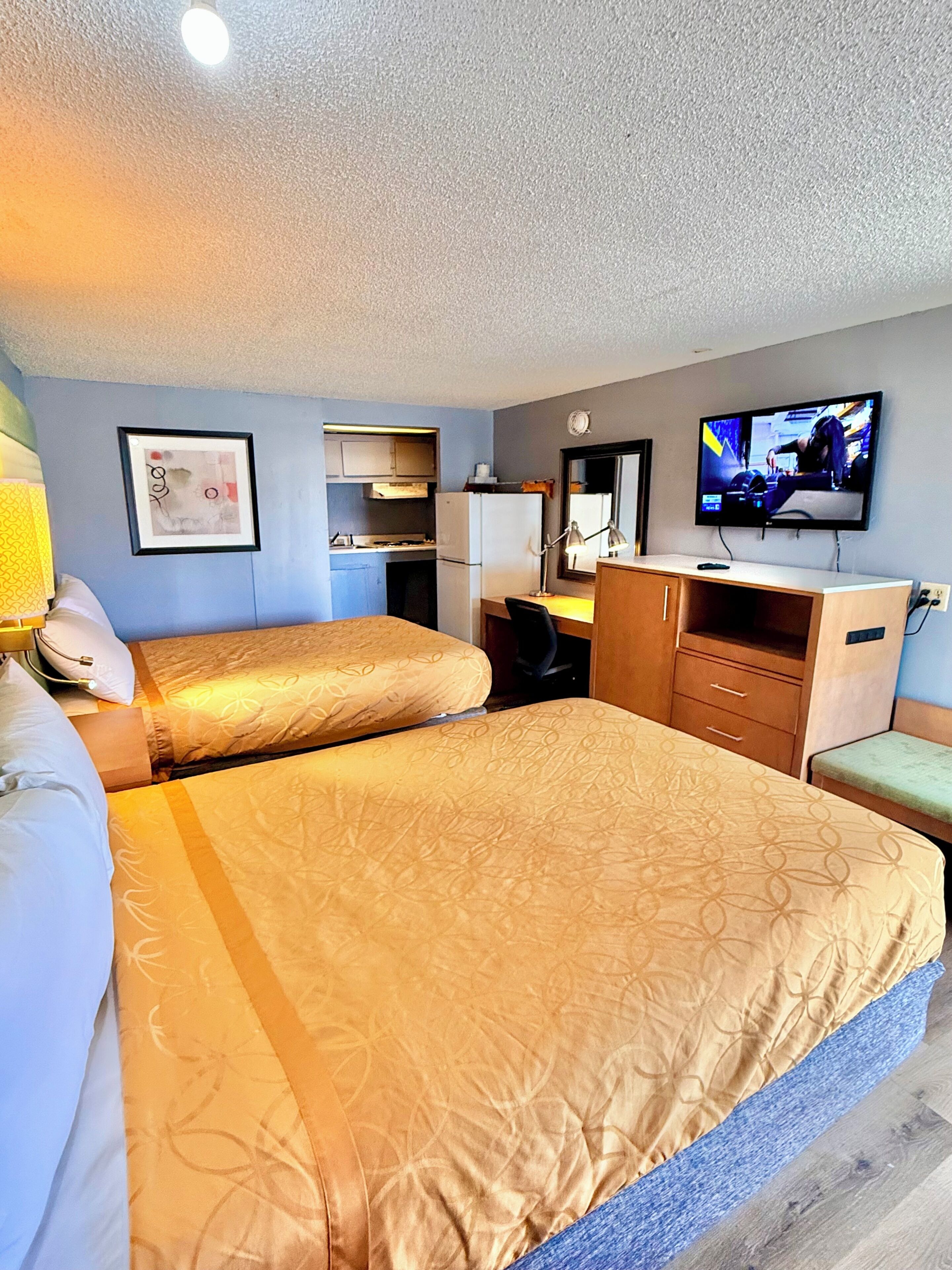 Standard Double Room, 2 Double Beds, Non Smoking | Private kitchen