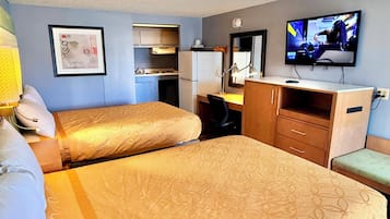 标准双人房, 2 张双人床, 无烟房 | 私人厨房 | 冰箱、微波炉