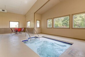 Indoor pool - Sleep Inn & Suites Wisconsin Dells - Lake Delton (Wisconsin Dells)