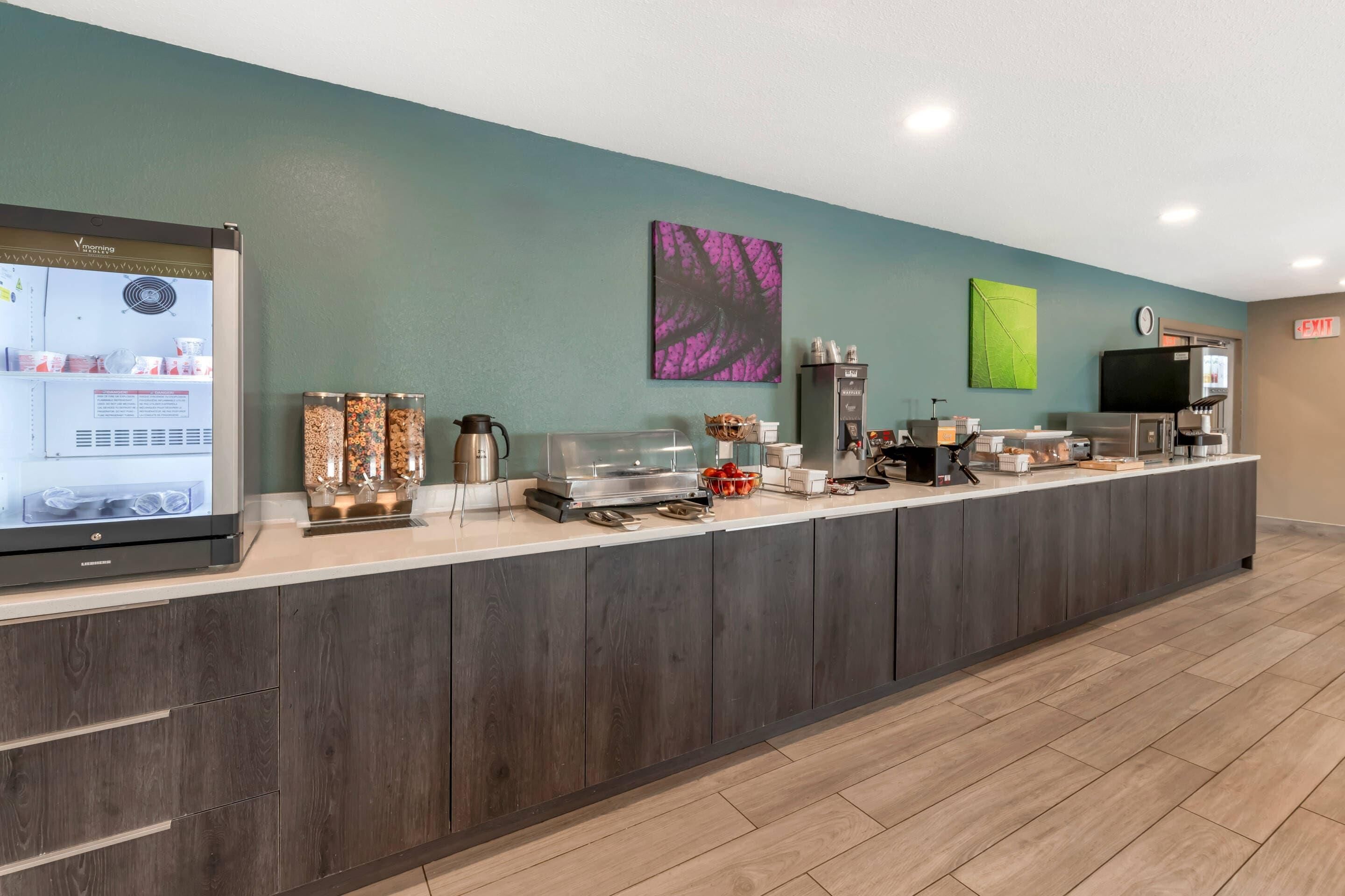 Free daily continental breakfast