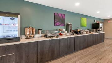 Tägliches inbegriffenes kontinentales Frühstück