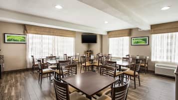 TĂ€gliches inbegriffenes FrĂŒhstĂŒcksbuffet