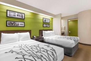 Habitación estándar doble, 2 camas dobles, no fumadores | Escritorio, espacio para trabajar con un portátil, cortinas opacas