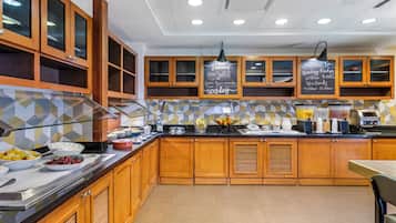 包每日全套早餐