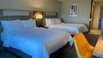 Premium bedding, in-room safe, desk, laptop workspace