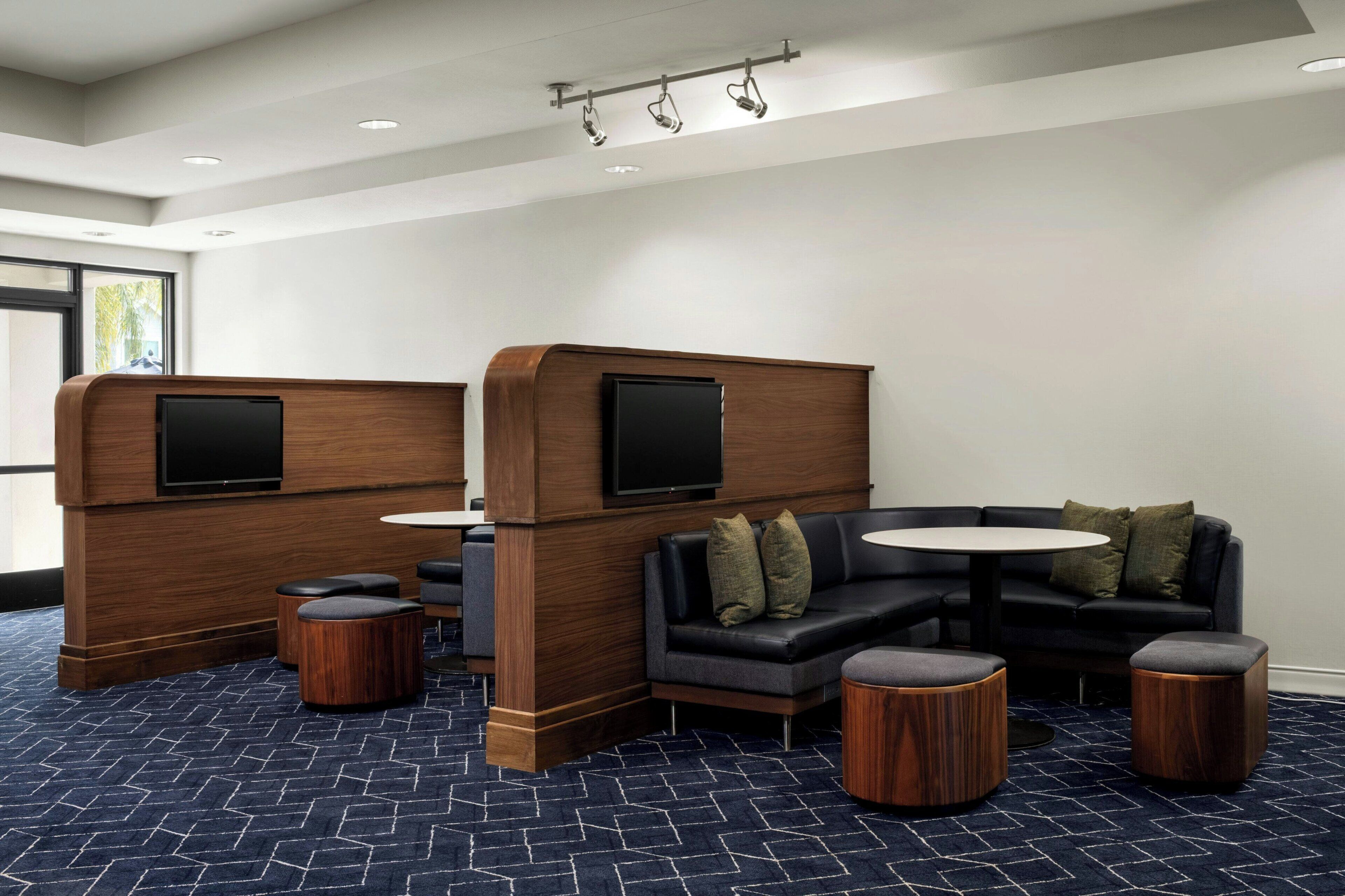 Photo - Courtyard by Marriott Stockton