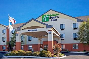 Holiday Inn Express Hotel & Suites Muncie by IHG