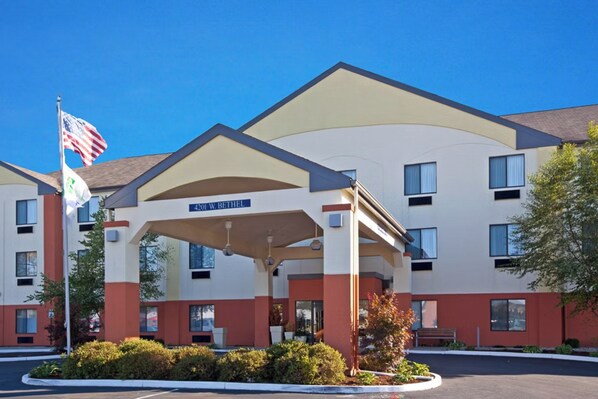 Exterior - Muncie Place Hotel & Suites (Muncie)