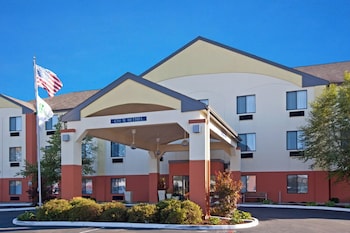 Muncie Place Hotel & Suites