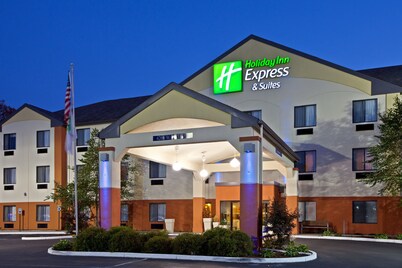 Holiday Inn Express Hotel & Suites Muncie by IHG