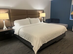 Standard Room, 1 King Bed