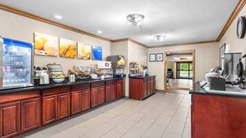 Petit déjeuner complet compris tous les jours