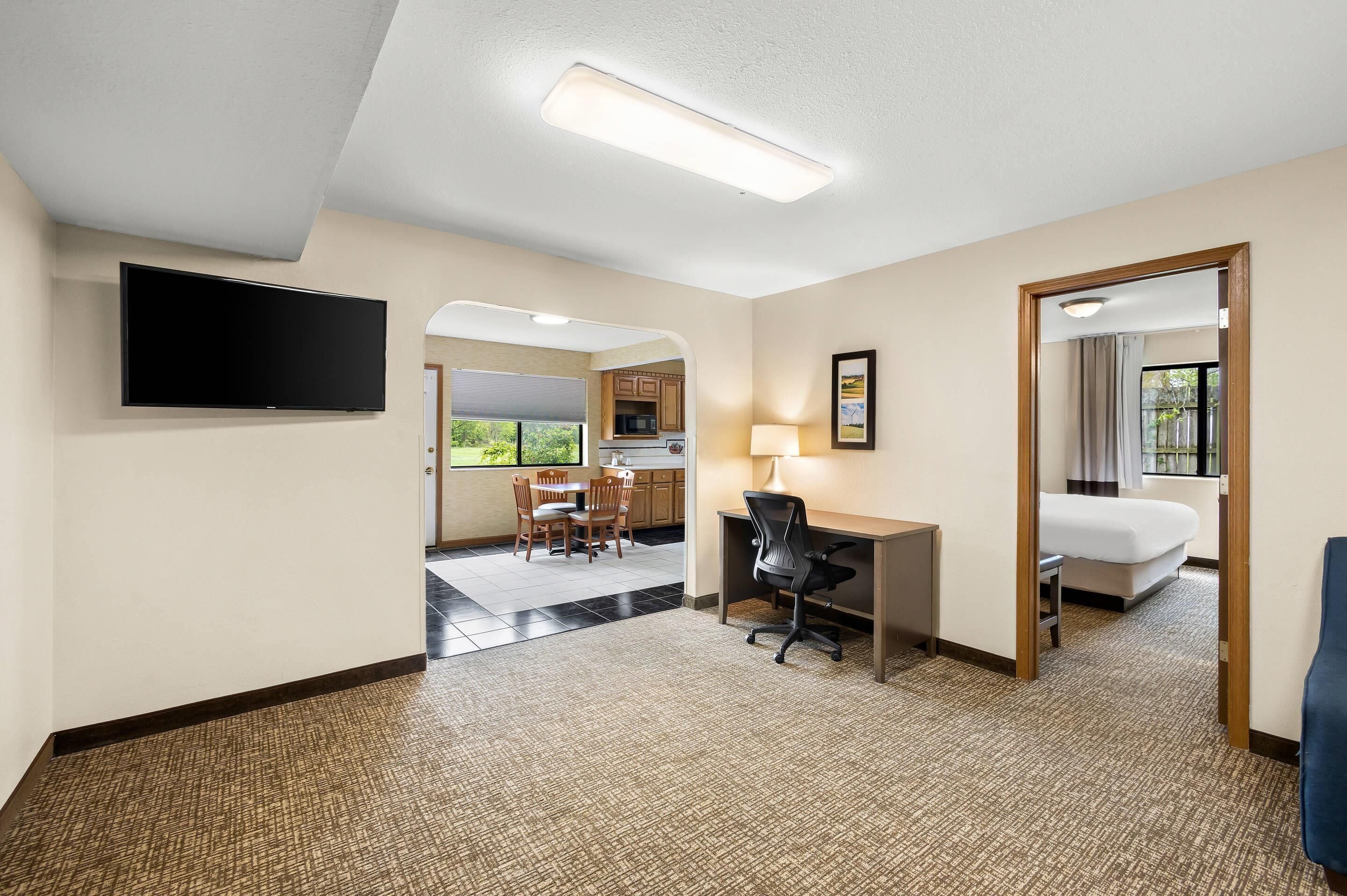 Desk, laptop workspace, iron/ironing board, free WiFi