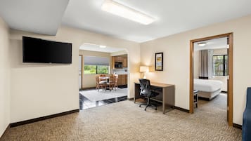 Desk, laptop workspace, iron/ironing board, free WiFi
