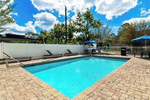 Outdoor pool, sun loungers