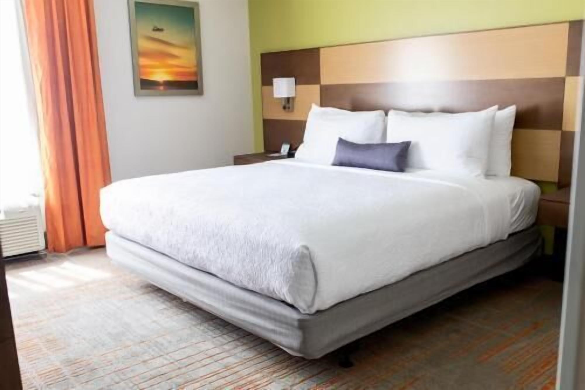 In-room safe, desk, laptop workspace, iron/ironing board