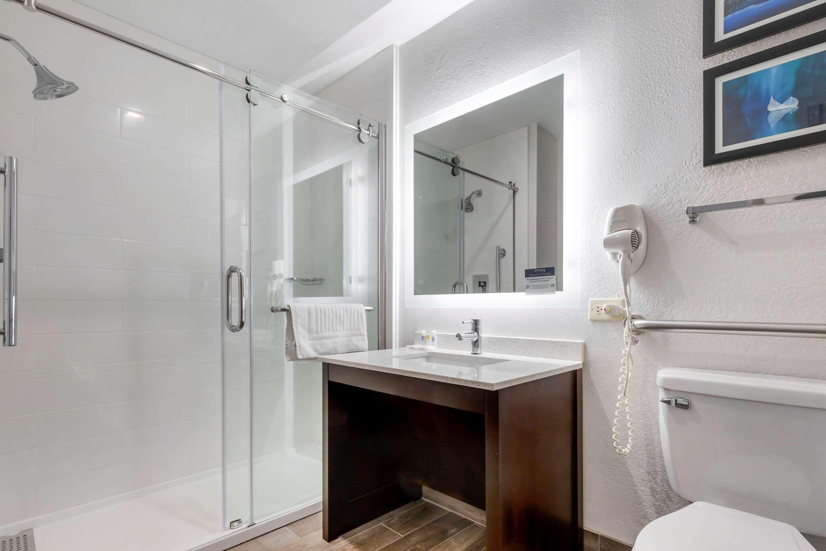 1 bedroom, premium bedding, pillow-top beds, in-room safe