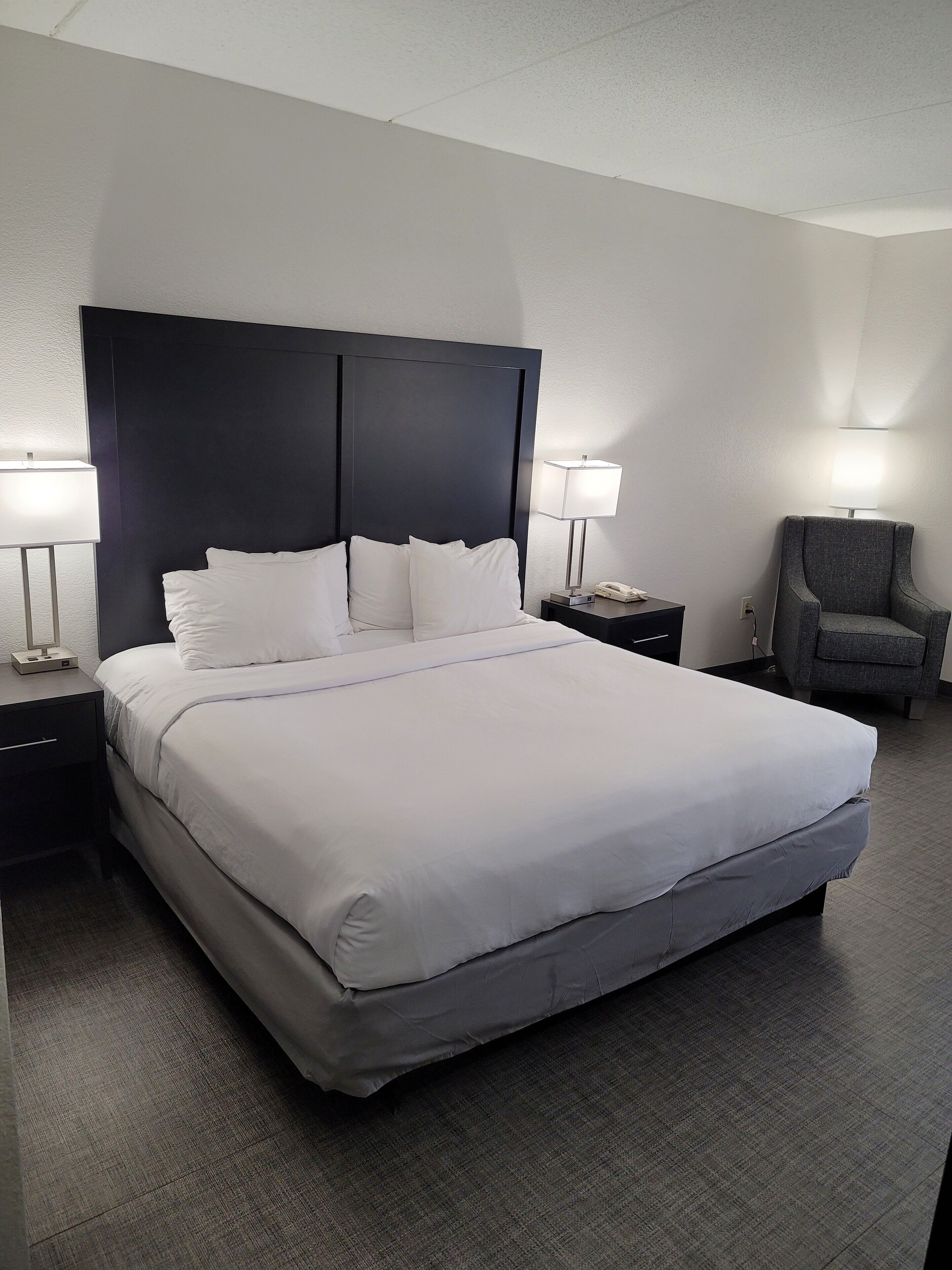 1 bedroom, premium bedding, pillow-top beds, in-room safe