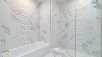 Osprey Pointe 2 Bedroom Pool View | Bathroom | Free toiletries, hair dryer, towels, shampoo