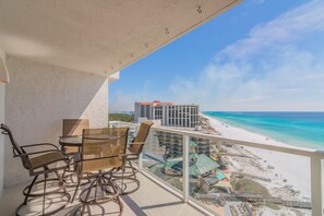 Beachside Towers One Bedroom Gulf View | Balcony