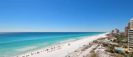 Beachside Towers Two Bedroom Gulf View | Vista dalla camera