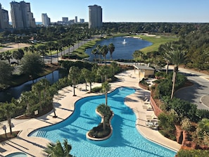 4 piscinas externas, guarda-sóis, espreguiçadeiras