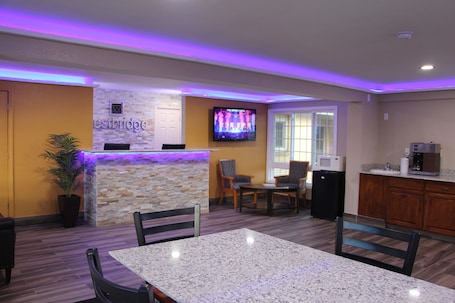 Lobby. Westbridge Inn and Suites