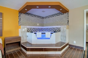 Honeymoon Suite, 1 King Bed | Living room | LED TV