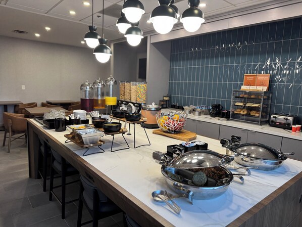 Petit déjeuner buffet compris tous les jours