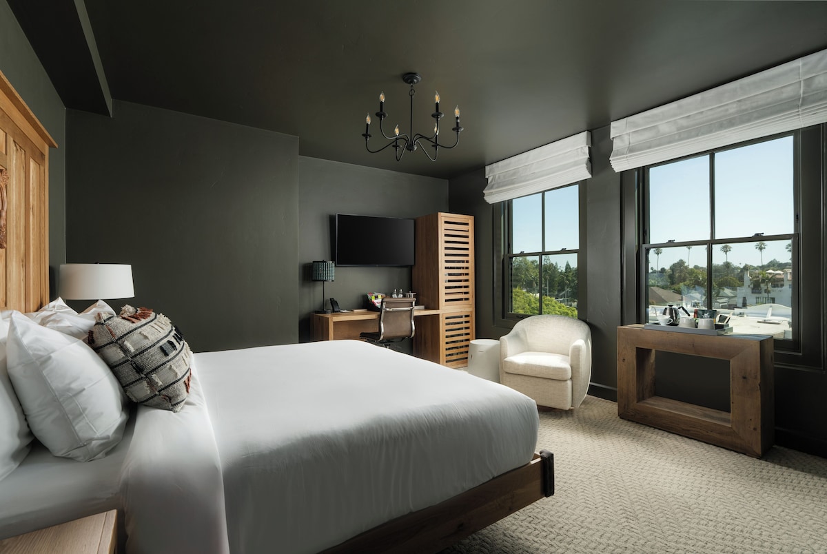 inside room at Hotel Santa Barbara