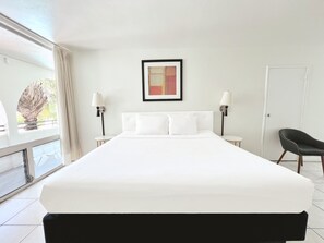 Deluxe Studio, 1 King Bed