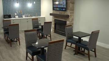 Tägliches inbegriffenes Frühstück zum Mitnehmen