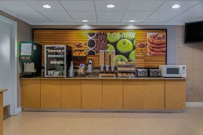 Free daily continental breakfast 