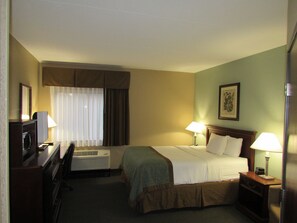 1 Queen Bed, Disability Access | 1 bedroom, desk, soundproofing, iron/ironing board