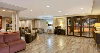 La Quinta Inn & Suites by Wyndham Cleveland Macedonia