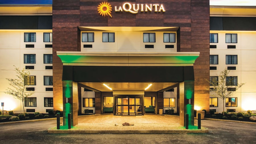 La Quinta Inn & Suites by Wyndham Cincinnati NE - Mason