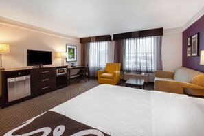 Deluxe Room, 1 King Bed, Non Smoking | Premium bedding, desk, blackout drapes, iron/ironing board