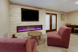 Lobby - La Quinta Inn & Suites by Wyndham Detroit Utica (Utica)