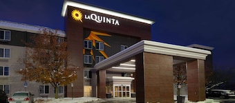 La Quinta Inn & Suites by Wyndham Detroit Utica