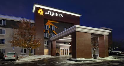 La Quinta Inn & Suites by Wyndham Detroit Utica
