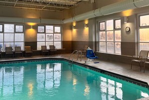 Una piscina cubierta