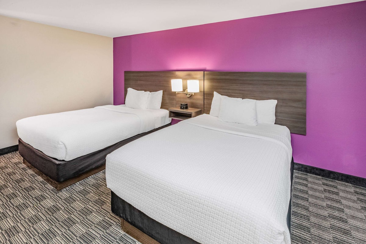 Habitación, 2 camas matrimoniales, para no fumadores | Ropa de cama de alta calidad y escritorio