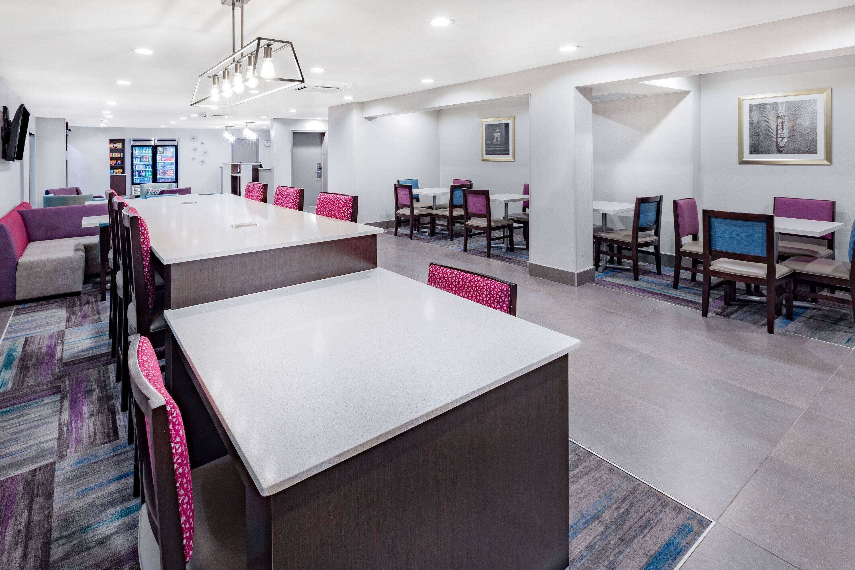 Photo - La Quinta by Wyndham Houston Southwest