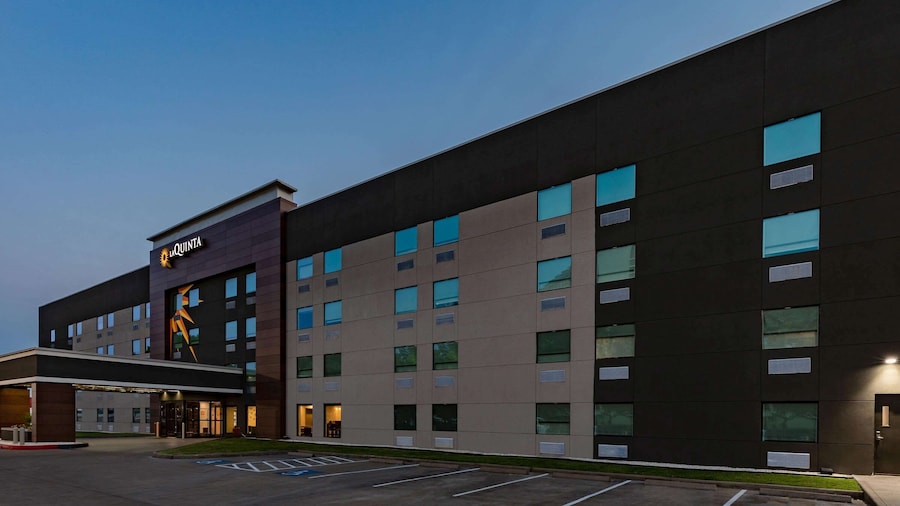La Quinta Inn & Suites by Wyndham Houston Southwest