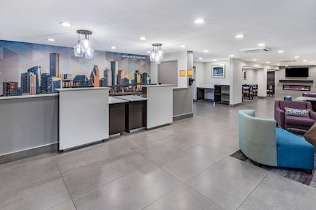 Reception. La Quinta Inn & Suites by Wyndham Houston Southwest