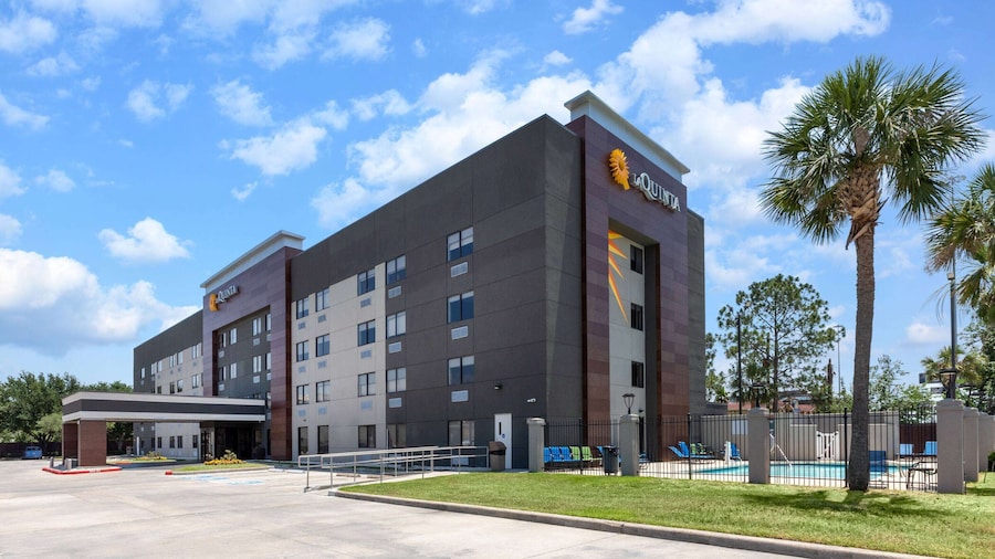 La Quinta Inn & Suites by Wyndham Houston NW Brookhollow