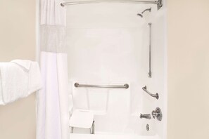 Bathroom - Baymont by Wyndham Janesville (Janesville)