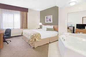 Deluxe Room, 1 King Bed, Non Smoking | Desk, blackout curtains, soundproofing, iron/ironing board